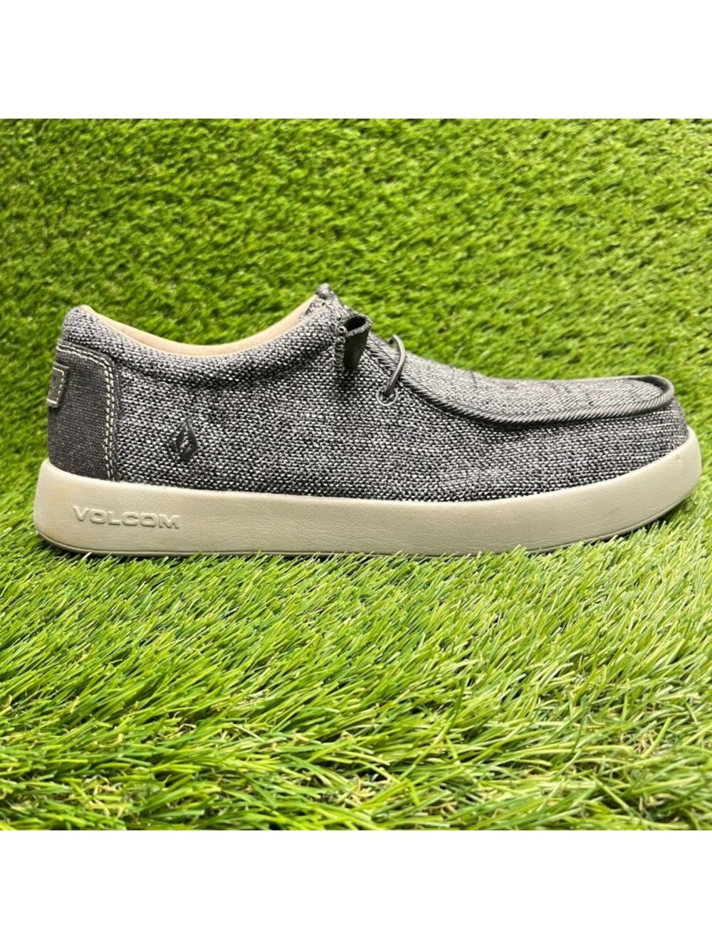 Volcom Chill Mens Size 9.5E Gray Black Composite Toe Slip On Safety Work Shoes